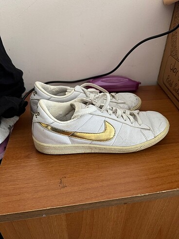 38,5 Beden Nike spor ayakkabı