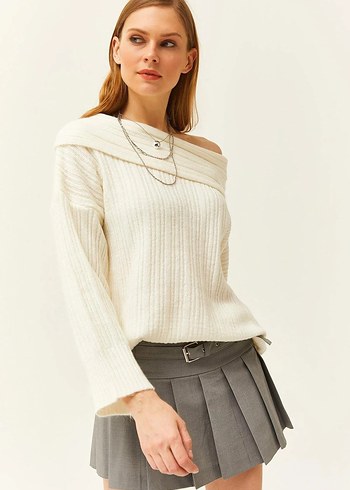 Bej Kayık Yaka Örgü Kadın Kazak - Görsel 3