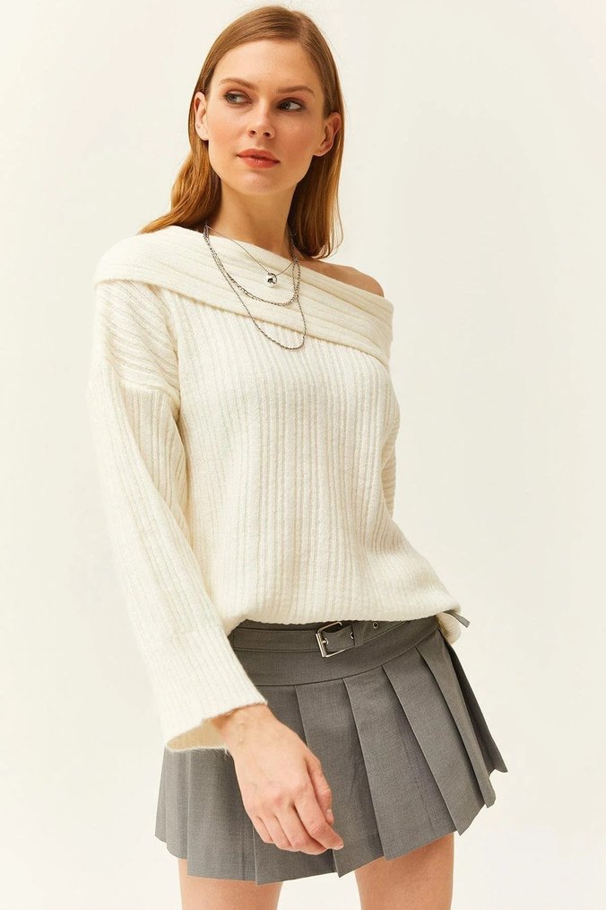 Bej Kayık Yaka Örgü Kadın Kazak - Görsel 3