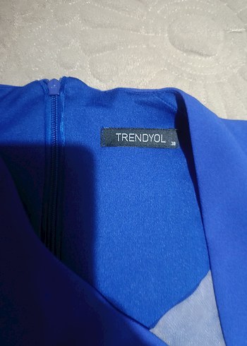 Mavi V Yaka Kolsuz Pliseli Bluz - Görsel 2