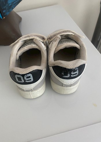 Çocuk Beyaz Cırtcırtlı Spor Ayakkabı - Görsel 2