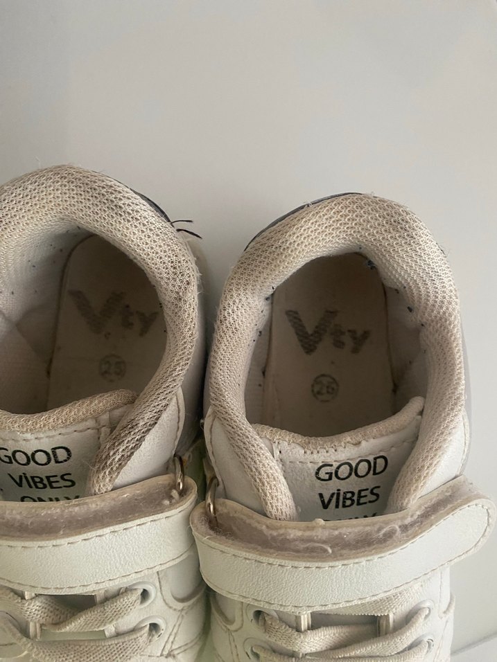 Çocuk Beyaz Cırtcırtlı Spor Ayakkabı - Görsel 3