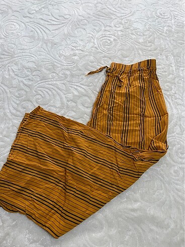 Bol paça pantalon 2 kez kullanıldı