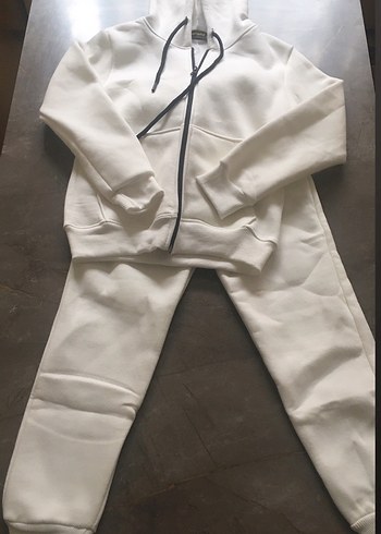 Beyaz  Eşofman Takımı - Görsel 2