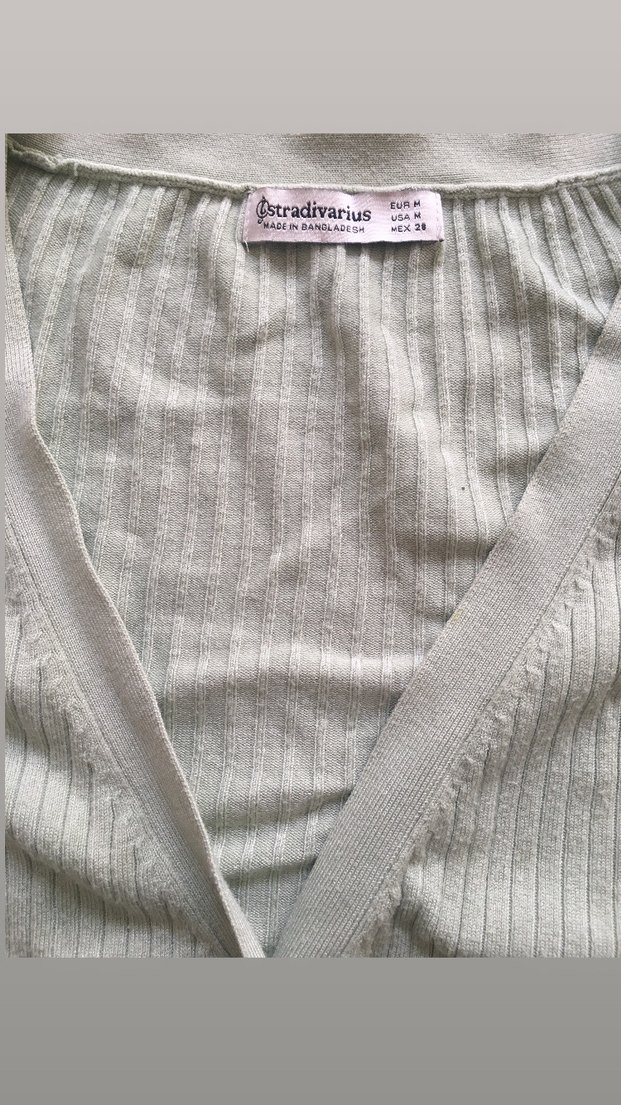 Düğmeli V Yaka Mini Hırka - Görsel 5