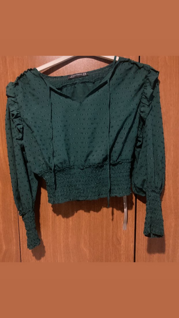 Yeşil V Yaka Fırfırlı Kadın Bluz - Görsel 2