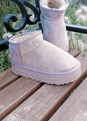 Ugg platform ultra mini bot 