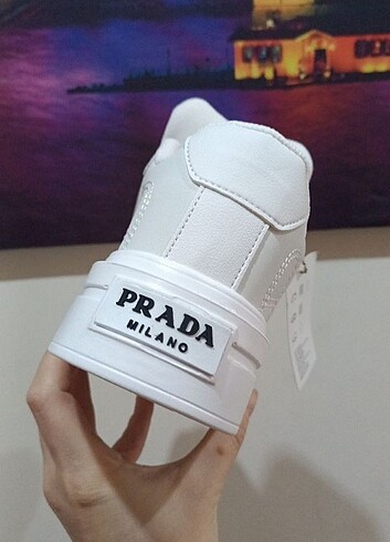 39 Beden Prada beyaz