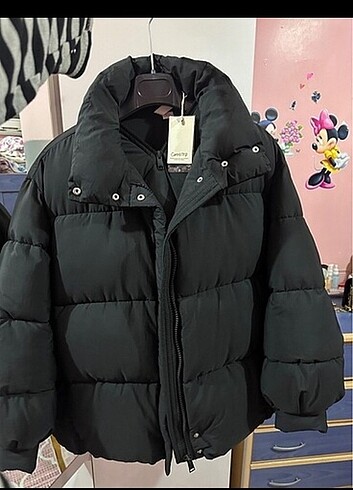 Mango siyah kapüşonlu mont 
