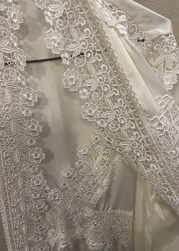 Nakışlı Beyaz Vintage Uzun Kadın Sabahlık - Görsel 3