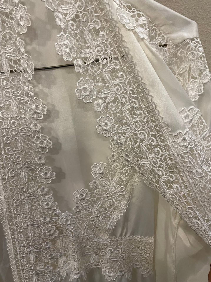 Nakışlı Beyaz Vintage Uzun Kadın Sabahlık - Görsel 3