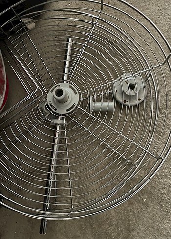 Gri Metal Fan Kafesi Parçası - Görsel 2