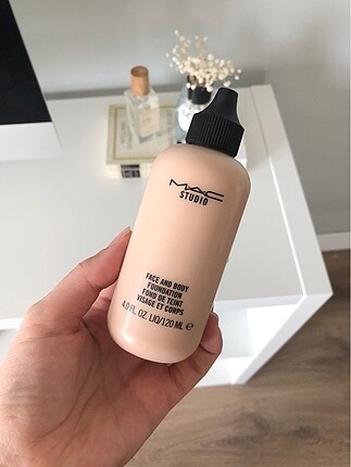 Mac Face and Body Fondoten