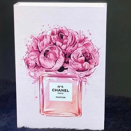 Chanel kitap kutusu