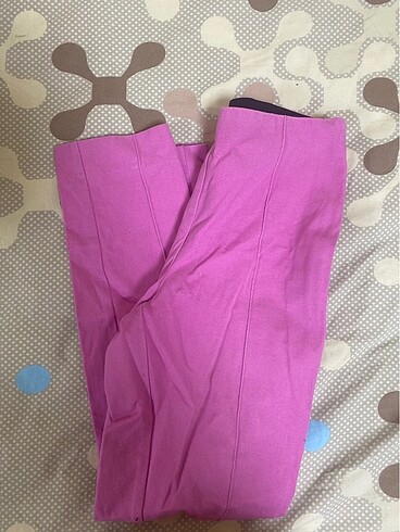 Pembe pantolon