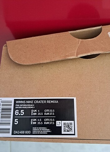 37,5 Beden Nike spor ayakkabisi