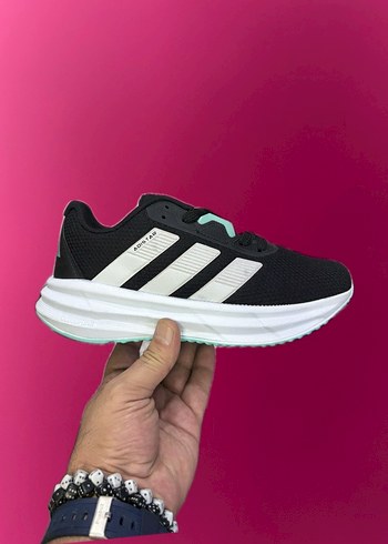 Adidas ADİDAS ADİSTAR ÜST DÜZEY ANATOMİK-UNİSEX ÜRÜN MARKA TEMSİLİDİR