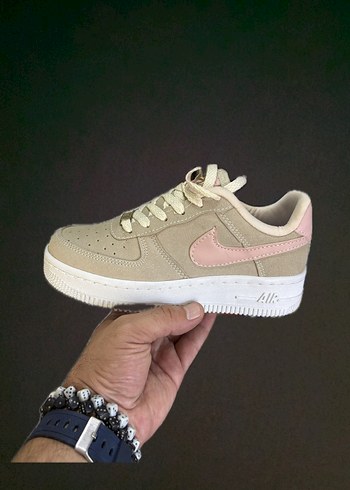 39 Beden NIKE AİR FORCE MARKA TEMSİLİDİR