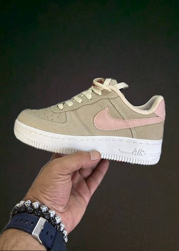 NIKE AİR FORCE MARKA TEMSİLİDİR
