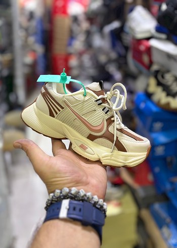 NIKE SPOR ÜST DÜZEY ÜRÜN MARKA TEMSİLİDİR
