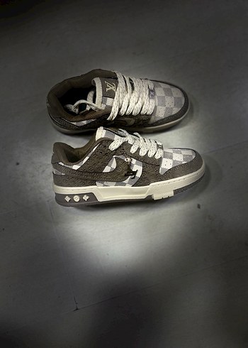 38 Beden kahverengi Renk NIKE & LOUİS WİTTON İTHAL ÜRÜN MARKA TEMSİLİDİR