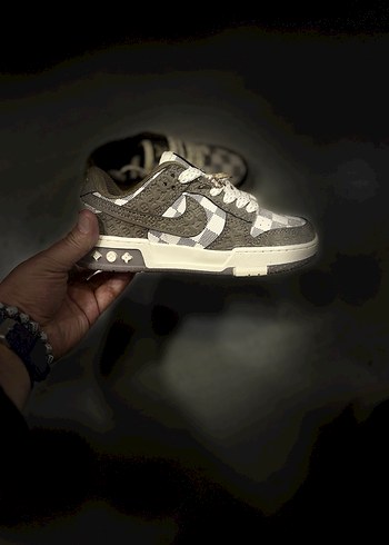 Nike NIKE & LOUİS WİTTON İTHAL ÜRÜN MARKA TEMSİLİDİR