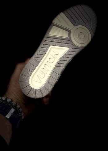 Nike NIKE & LOUİS WİTTON İTHAL ÜRÜN MARKA TEMSİLİDİR
