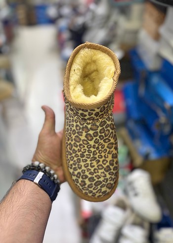 37 Beden çeşitli Renk UGG PLATFORM BOT İTHAL AYARINDA MARKA TEMSİLİDİR