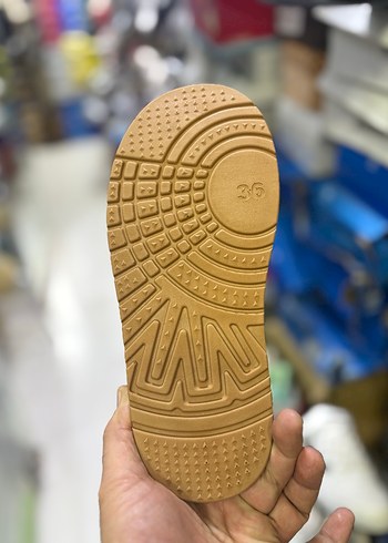 Ugg UGG PLATFORM BOT İTHAL AYARINDA MARKA TEMSİLİDİR