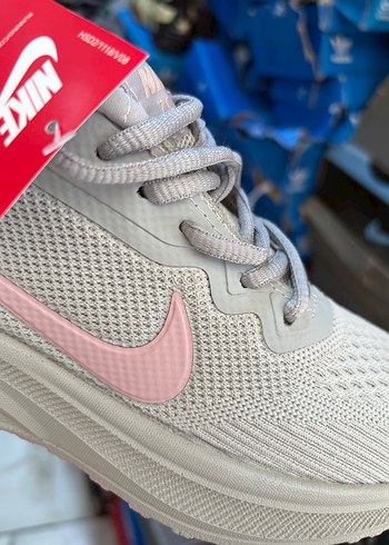 39 Beden NIKE SPOR İTHAL ÜRÜN MARKA TEMSİLİDİR