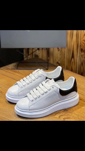 ALEXANDER Mcqueen