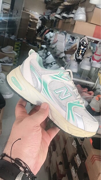 NEW BALANCE 530