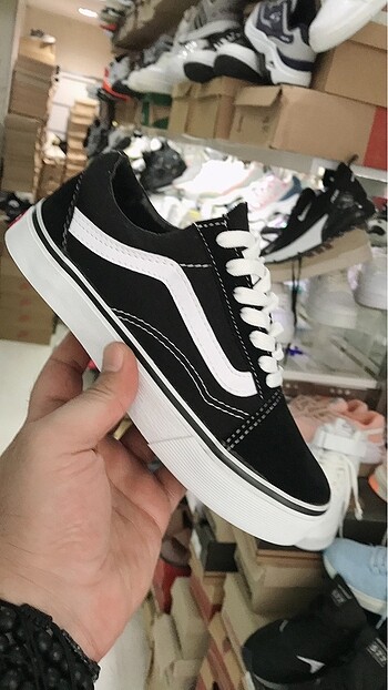 VANS OFF THE WALL