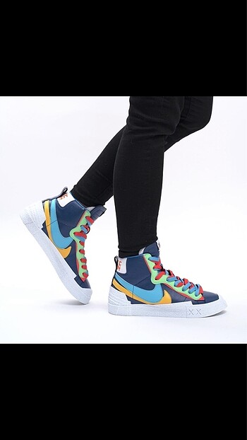 SACAİ NİKE BLAZER (görsellerde çok fotoğraf var )