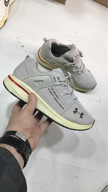UNDER ARMOUR SPOR