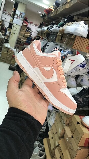 NİKE SB DUNK LOW PRO