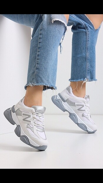 NEW BALANCE