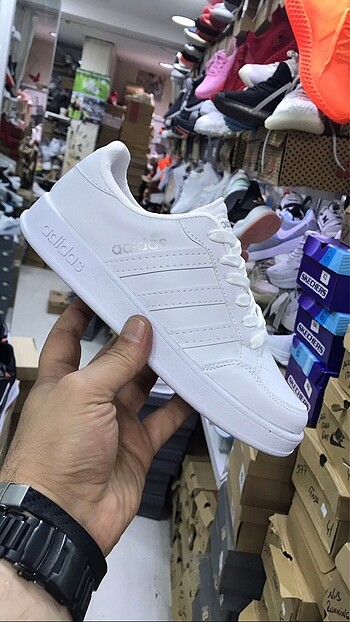 Adidas ADİDAS (görsellerde çok fotoğraf var )