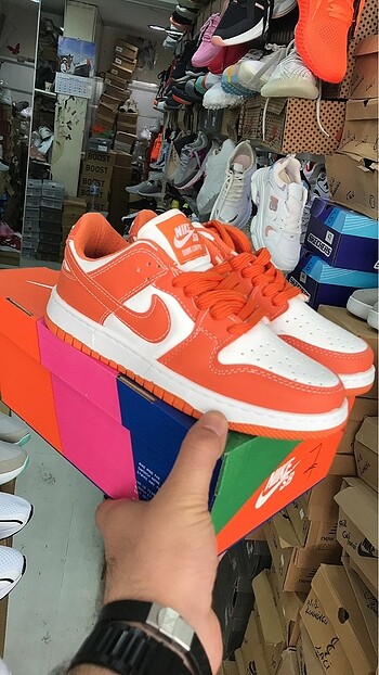 NİKE DUNK LOW PRO (görsellerde çok fotoğraf var )