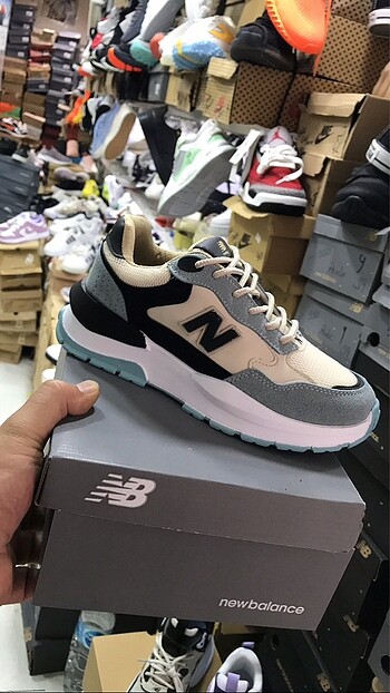 38 Beden çeşitli Renk NEW BALANCE İTHAL ÜRÜN (GÖRSELLERDE ÇOK FOTOĞRAF VAR)