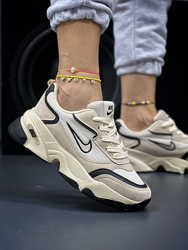 Nike NİKE AİR SPOR ÜST DÜZEY ÜRÜN