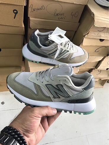 NEW BALANCE RC 1300