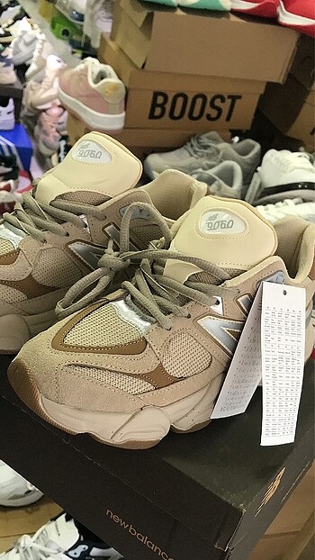 36 Beden ten rengi Renk NEW BALANCE 9060 İTHAL ÜRÜN