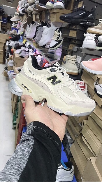 New Balance NEW BALANCE 990 V4