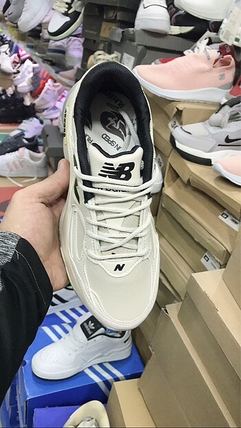 36 Beden ten rengi Renk NEW BALANCE 990 V4