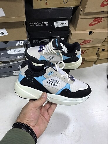 SKECHERS MARKA TEMSİLİDİR