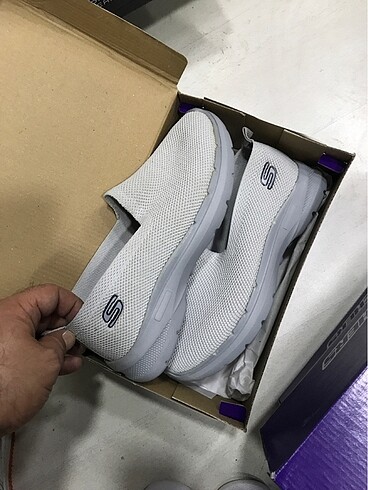 SKECHERS MARKA TEMSİLİDİR