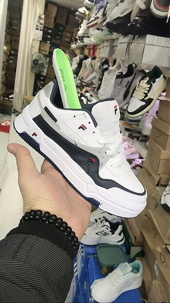 Fila FILA SPOR İTHAL ÜRÜN MARKA TEMSİLİDİR