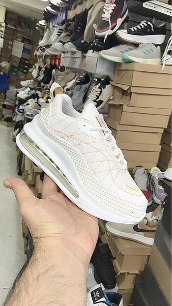 Nike NİKE AİMAX 720 818 İTHAL ÜRÜN MARKA TEMSİLİDİR
