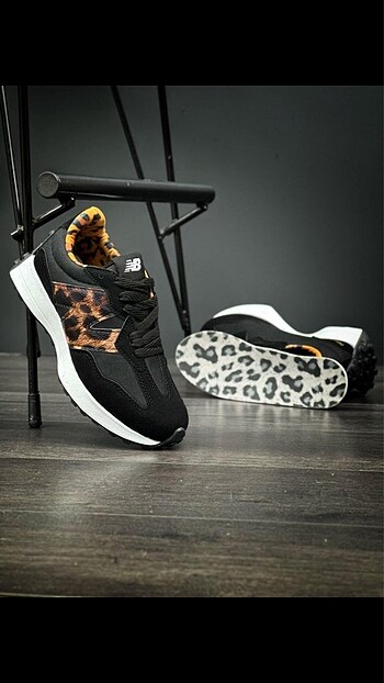 New Balance NEW BALANCE 327 İTHAL ÜRÜN MARKA TEMSİLİDİR